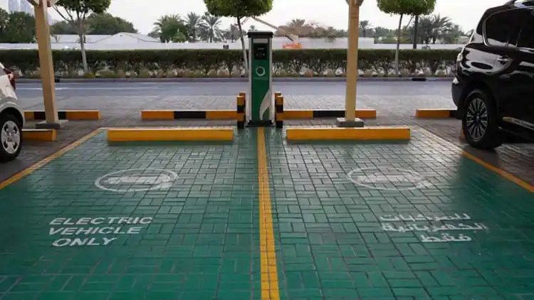 Dubai or Abu Dhabi: Which Is Better for Charging Electric Cars in the UAE?